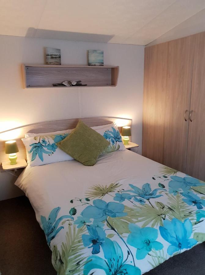 Delta Resort Crantock Exteriör bild